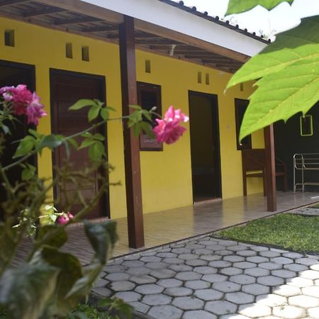 Blue Flame Inn Banyuwangi  Exterior photo