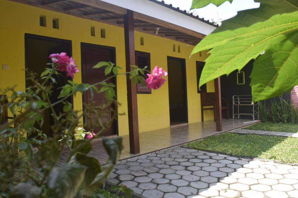 Blue Flame Inn Banyuwangi  Exterior photo