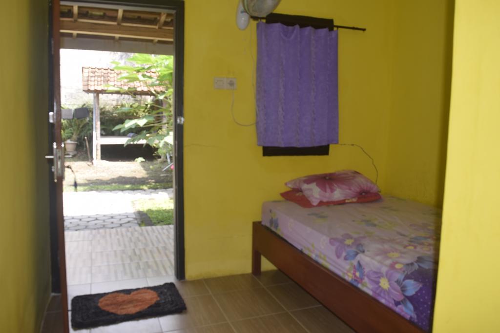Blue Flame Inn Banyuwangi  Exterior photo
